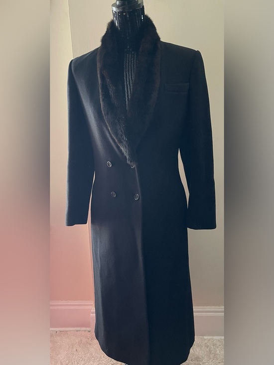 Vintage Jackets & Blazers - Vintage Hannah  Black Wool Coat With Mink Collar